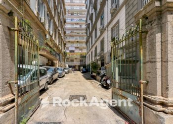 Zona - Two-room apartment via del Parco Margherita, Napoli (neighborhood Chiaia) - photo 5