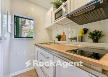 Cucina - Two-room apartment via del Parco Margherita, Napoli (neighborhood Chiaia) - photo 16