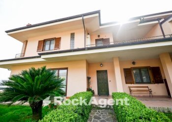 Facciata - Villa via Philadelphia, 17, Satriano - foto 35