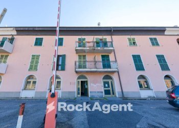 Facciata - Shop via Teglia, 89, Genova (neighborhood Bolzaneto) - photo 2