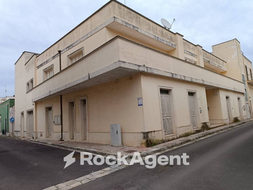 Facciata - Apartment via Regina Elena, 25, Trepuzzi - photo 1