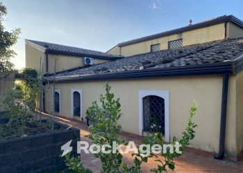 Facciata - Rustico via Millicucco, Piedimonte Etneo - foto 4