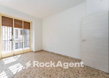 Camera da letto - Trilocale via del Canalicchio, 3, Tremestieri Etneo - foto 9