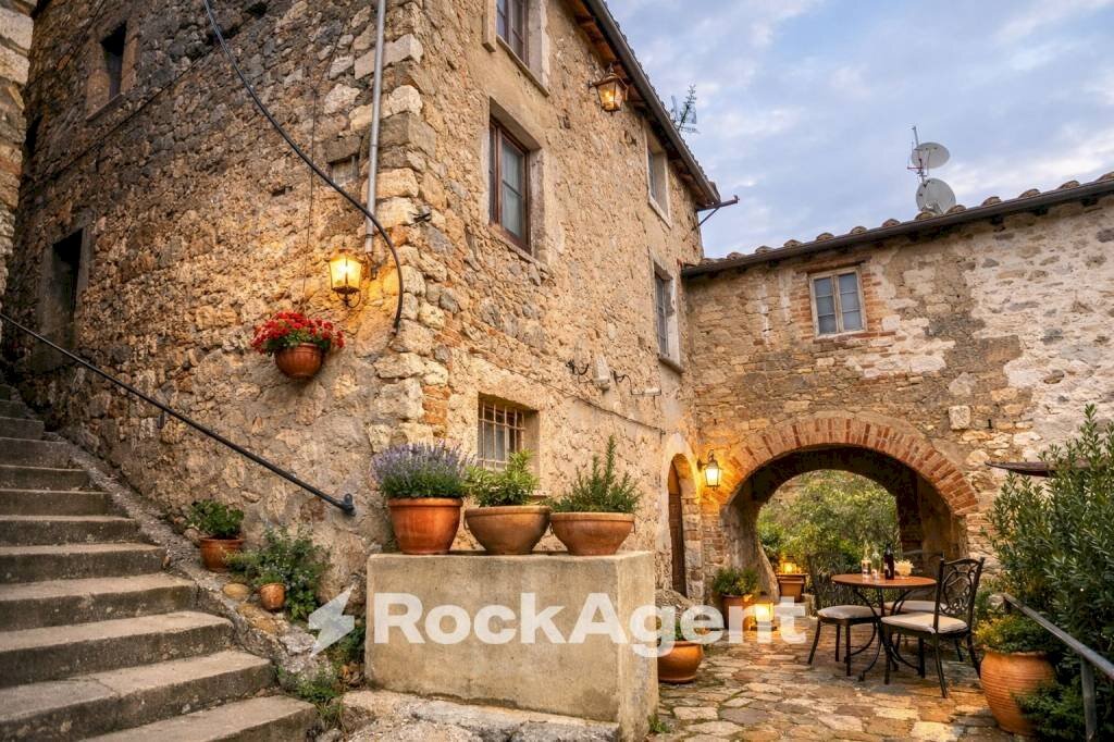 Facciata - Casa indipendente strada Comunale di Nocchi, 131, Camaiore - foto 1