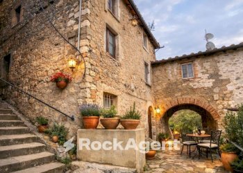 Facciata - Casa indipendente strada Comunale di Nocchi, 131, Camaiore - foto 1