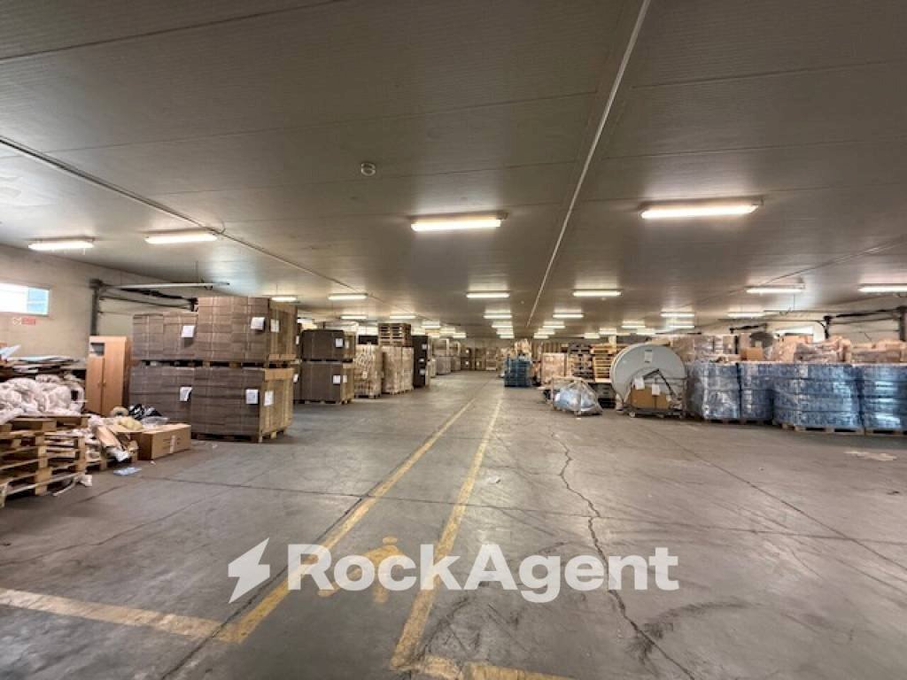 Interno non residenziale - Shed largo Remo Coen, Parma - photo 1