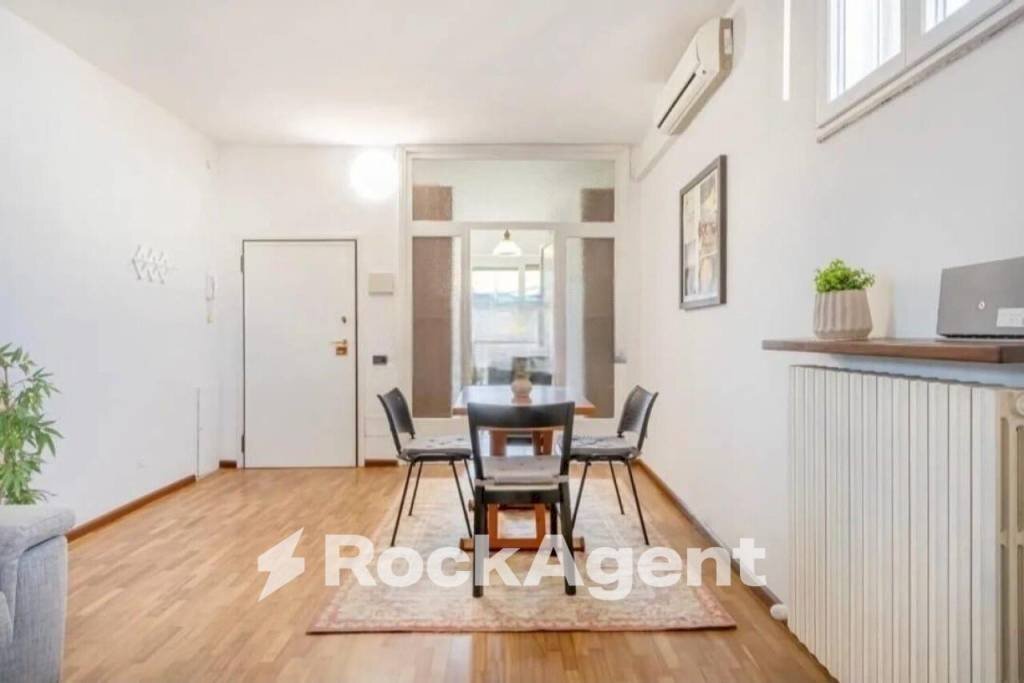 Salone - Two-room apartment via Emilia Est, Parma - photo 2