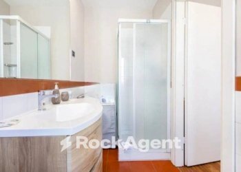 Bagno - Two-room apartment via Emilia Est, Parma - photo 6