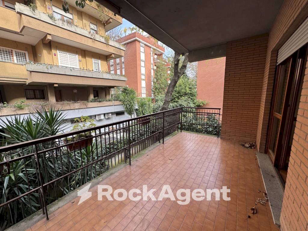 Terrazzo - Three-room apartment via Sanzeno, 15, Roma - photo 1