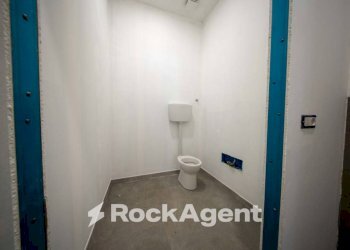 Stanza non arredata - Capannone via Predda Niedda Strada 1, 85, Sassari - foto 15