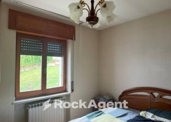 Camera da letto - Casa indipendente via Terroni Domenico, Borgo Val di Taro - foto 9