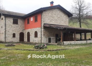 Facciata - Villa via al Lago, Varsi - foto 1