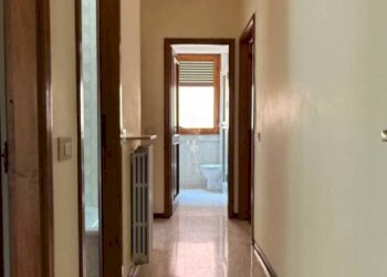 Corridoio - Four-room apartment via Nazionale, Cittaducale - photo 30