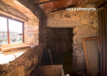 DETTAGLIO FINESTRA - Rustico LOC. CASA CINCIGLIANO
 
SNC, Roccastrada - foto 24
