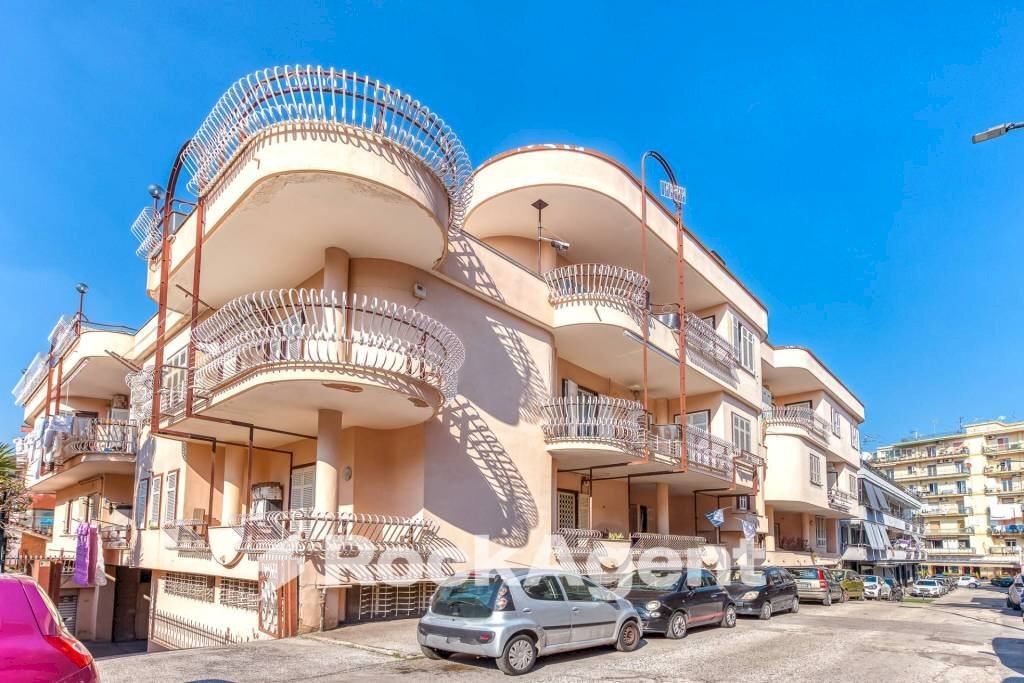 Facciata - Quadrilocale via Pino Amato, 16, Casoria - foto 3