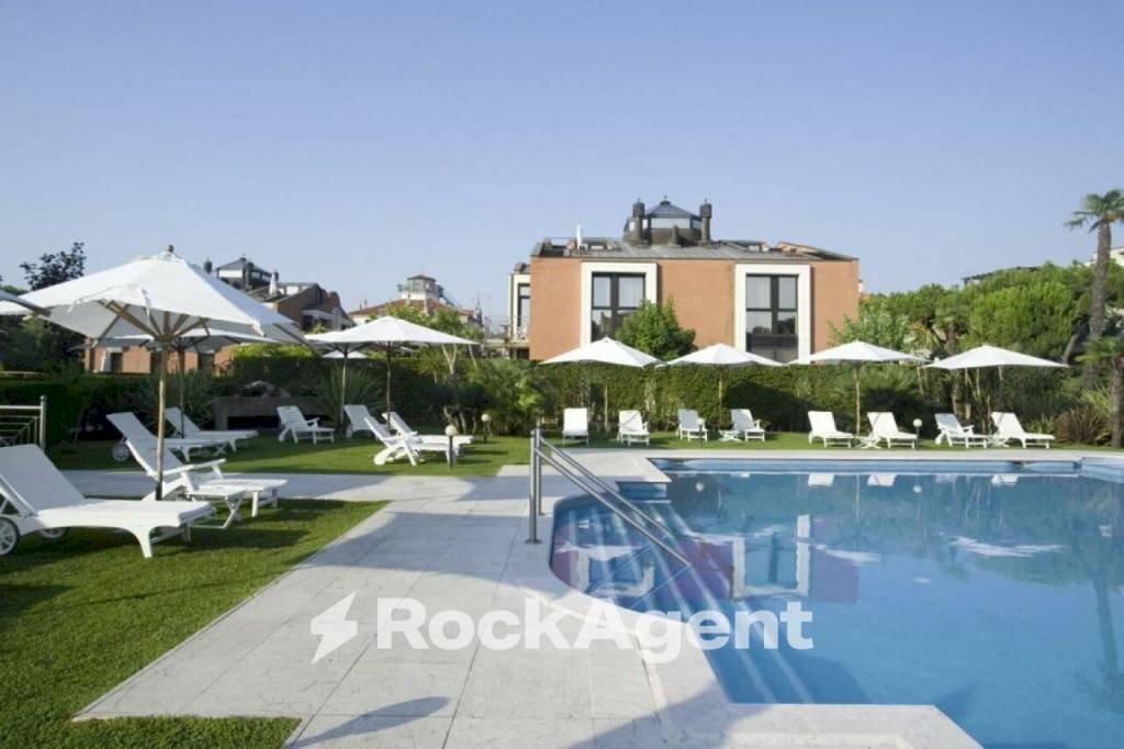 Piscina - Villa via Marcantonio Bragadin, 38, Venezia - foto 1