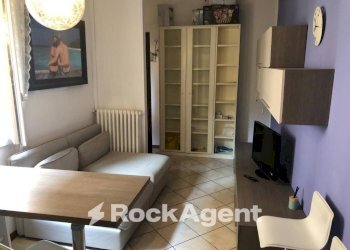 Camera da letto - Bilocale piazza Martiri del 7 Luglio, Reggio nell'Emilia - foto 3