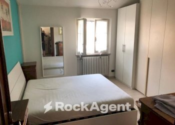Camera da letto - Bilocale piazza Martiri del 7 Luglio, Reggio nell'Emilia - foto 5