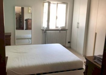 Camera da letto - Bilocale piazza Martiri del 7 Luglio, Reggio nell'Emilia - foto 6