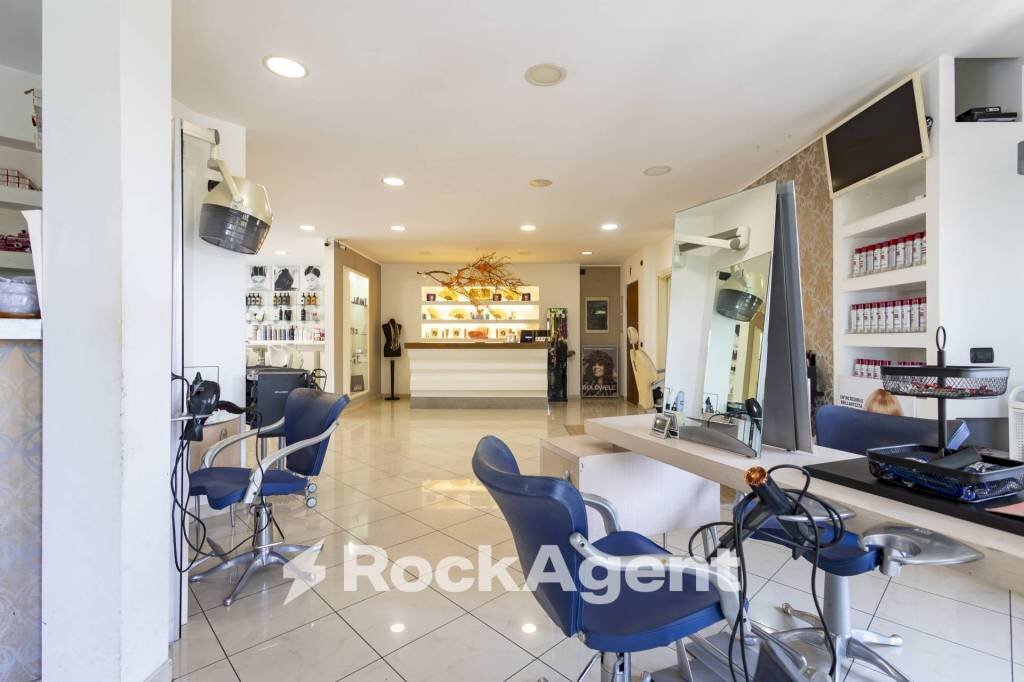 Interno non residenziale - Shop viale dei Bizantini, 75, Catanzaro - photo 1