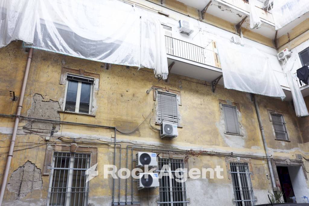 Facciata - Appartamento vico San Maria Ad Agnone, 18, Napoli - foto 3