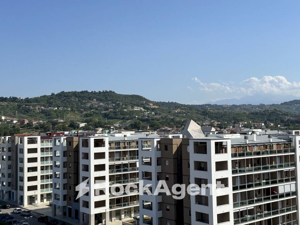 Vista - Bilocale viale Sandro Pertini, 6, San Giovanni Teatino - foto 1