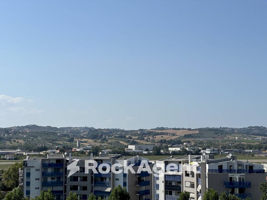 Vista - Bilocale viale Sandro Pertini, 6, San Giovanni Teatino - foto 2