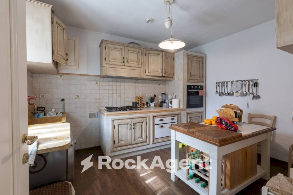 Cucina - Casa indipendente via della Quercia, 90a, Massarosa - foto 1