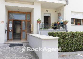 Ingresso - Trilocale via Giuseppe Mazzini, 108, Alba Adriatica - foto 2