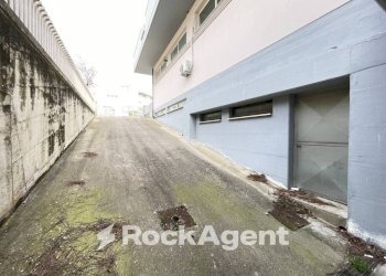 Cortile interno - Magazzino via alla Ruenia, 22, Sant'Omero - foto 24