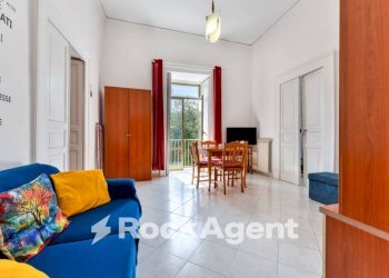 Salone - Four-room apartment corso Vittorio Emanuele, Napoli (neighborhood Chiaia) - photo 3