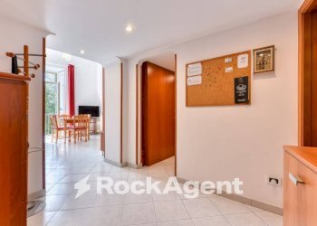 Corridoio - Four-room apartment corso Vittorio Emanuele, Napoli (neighborhood Chiaia) - photo 4
