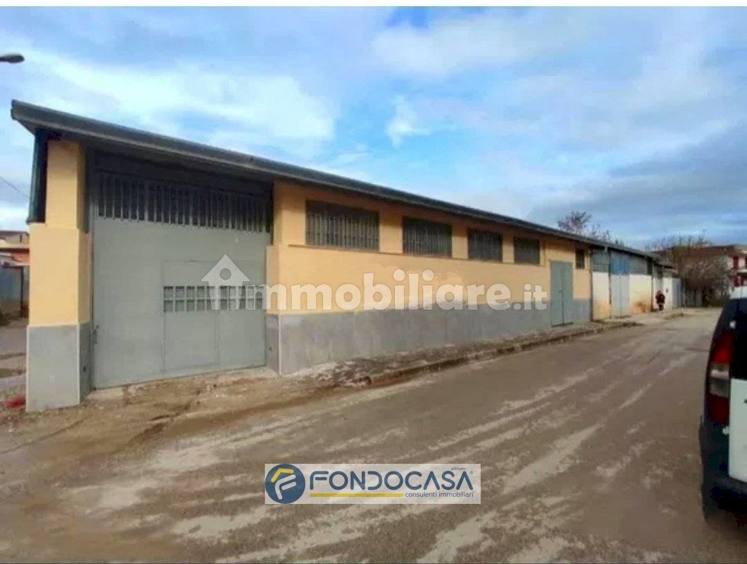 Foto 1 - Magazzino via toscanini
 
16, Sant'Antimo - foto 1