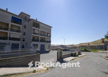 Zona - Quadrilocale via Monsignor Armando Fares, 21, Catanzaro - foto 22