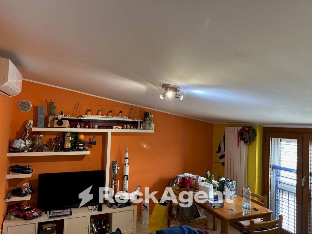 Salone - Bilocale viale Sandro Pertini, 6, San Giovanni Teatino - foto 3