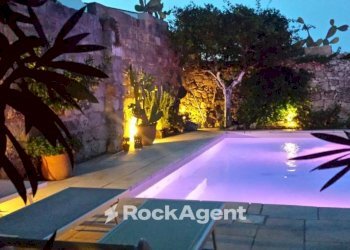 Piscina - Hotel via Congregazione, 23, Spongano - foto 1