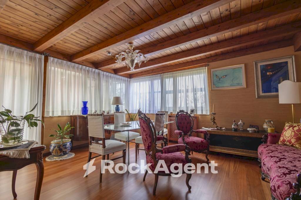 Salone - Quadrilocale viale Tommaso Campanella, 90, Catanzaro - foto 3