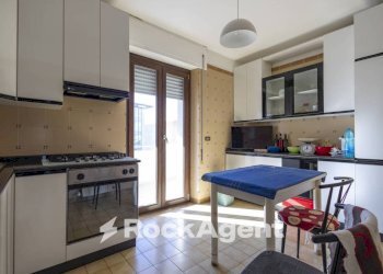 Cucina - Appartamento via Michele Torcia, 8, Catanzaro - foto 17