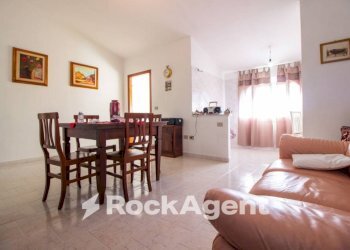 Salone - Independent house via Cesare Battisti 20, Ploaghe - photo 1