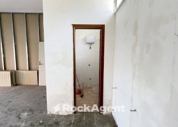 Disimpegno - Negozio via Cavour, 92, Alba Adriatica - foto 6