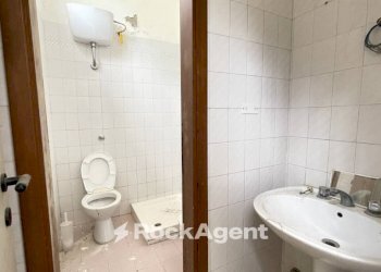 Bagno - Negozio via Cavour, 92, Alba Adriatica - foto 8
