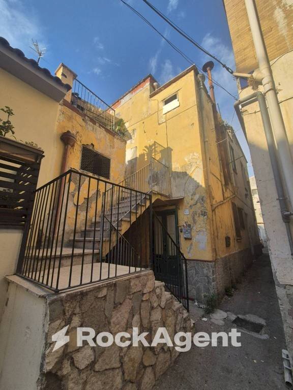 Zona - Stabile - Palazzo via Santissimi Martiri, 67, Sant'Egidio del Monte Albino - foto 1