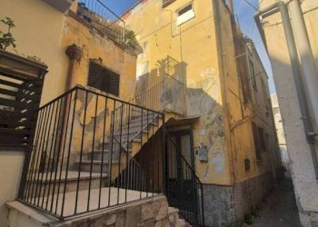 Zona - Stabile - Palazzo via Santissimi Martiri, 67, Sant'Egidio del Monte Albino - foto 1