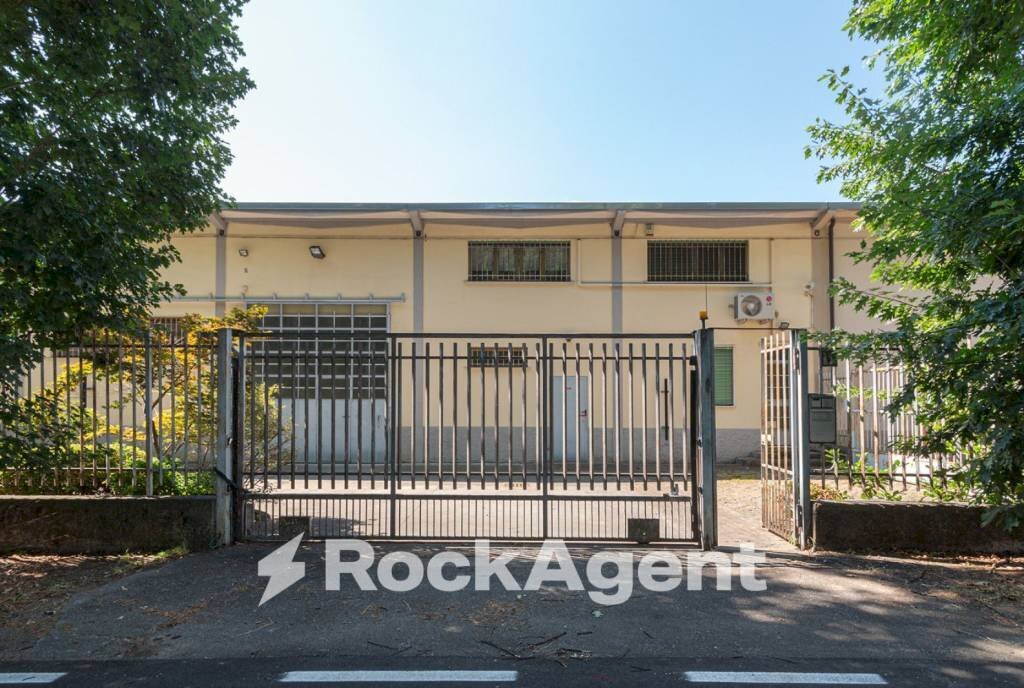 Facciata - Capannone via Verona, 6, Cernusco sul Naviglio - foto 2