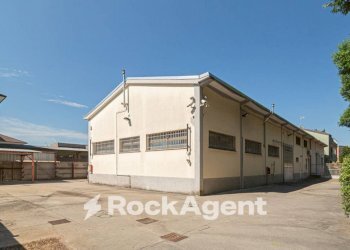 Facciata - Shed via Verona, 6, Cernusco sul Naviglio - photo 4