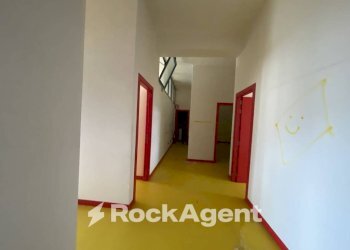 Corridoio - Ufficio via Acquasanta, 31, Salerno - foto 10