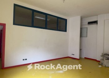 Stanza non arredata - Ufficio via Acquasanta, 31, Salerno - foto 14