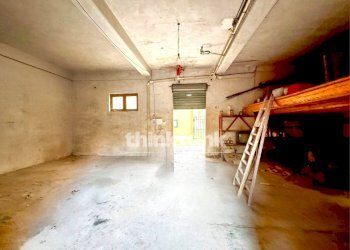 Foto 3 - Magazzino Via Michelangelo Buonarroti
 
5, Pachino - foto 3