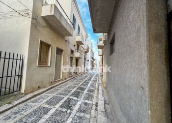 Foto 6 - Magazzino Via Michelangelo Buonarroti
 
5, Pachino - foto 6