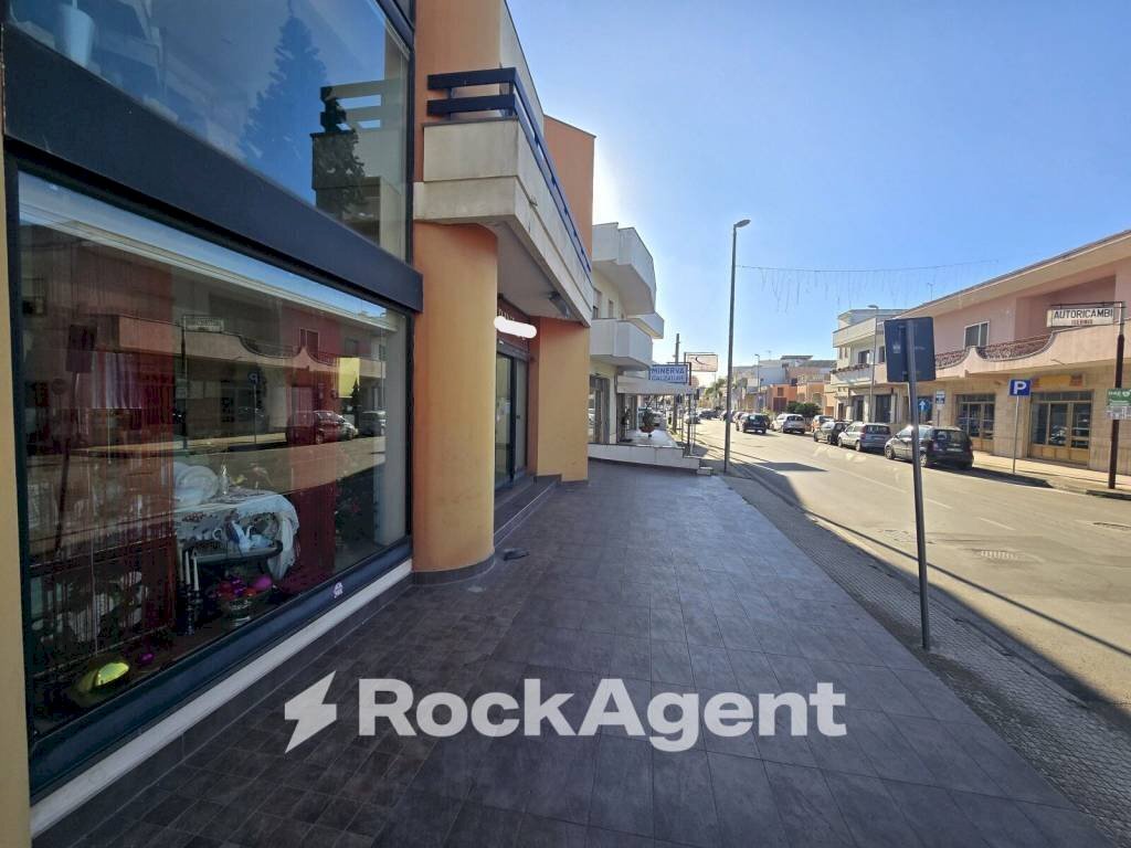 Zona - Negozio via Regina Margherita, 223, Taviano - foto 2